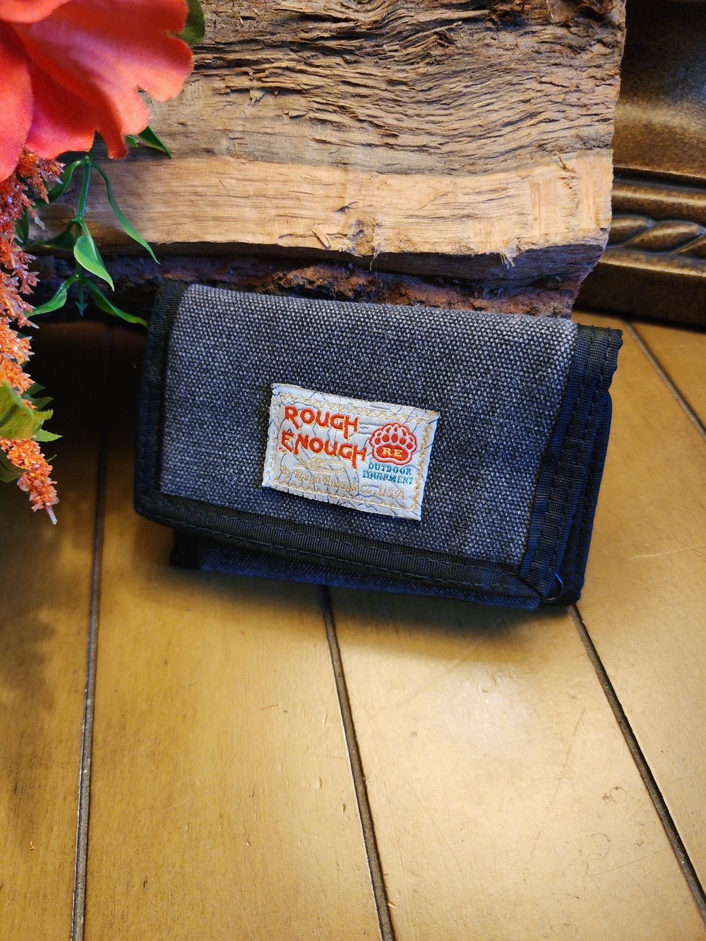 Rough Enough Classic Canvas Trifold Wallet with Carabiner Clip – Gray Stone-Wash